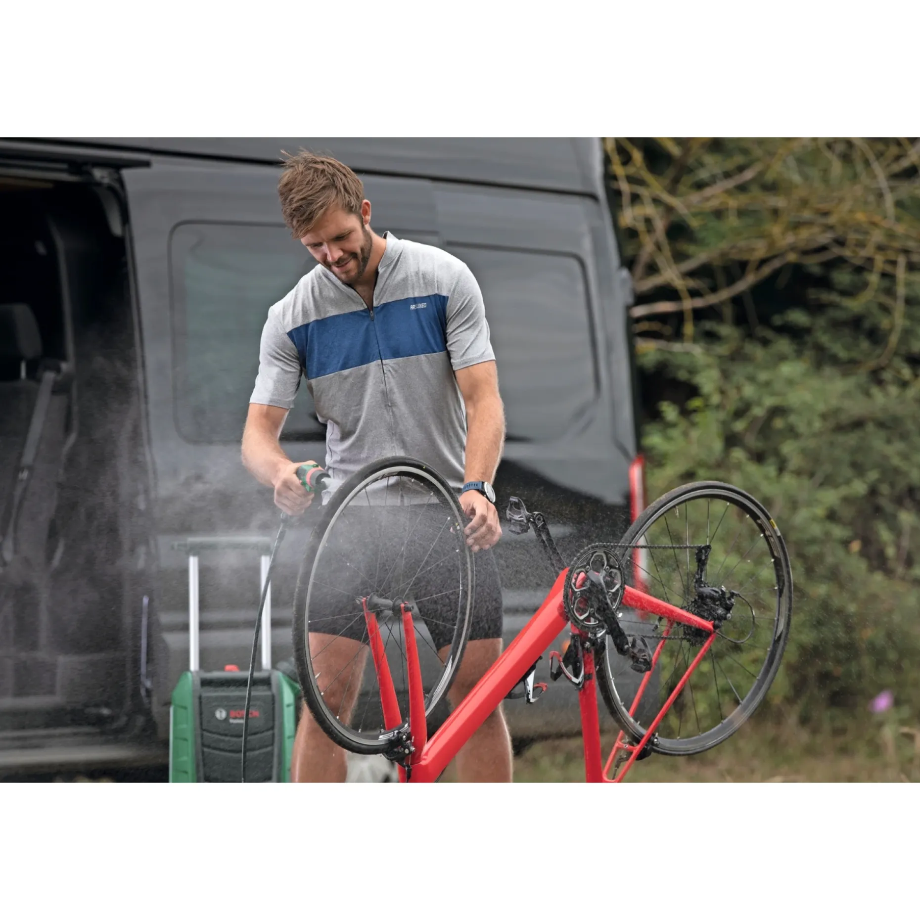 BOSCH FONTUS 18V 1X2,5AH MOBILVASKER 20 BAR MED BATTERI OG LADER