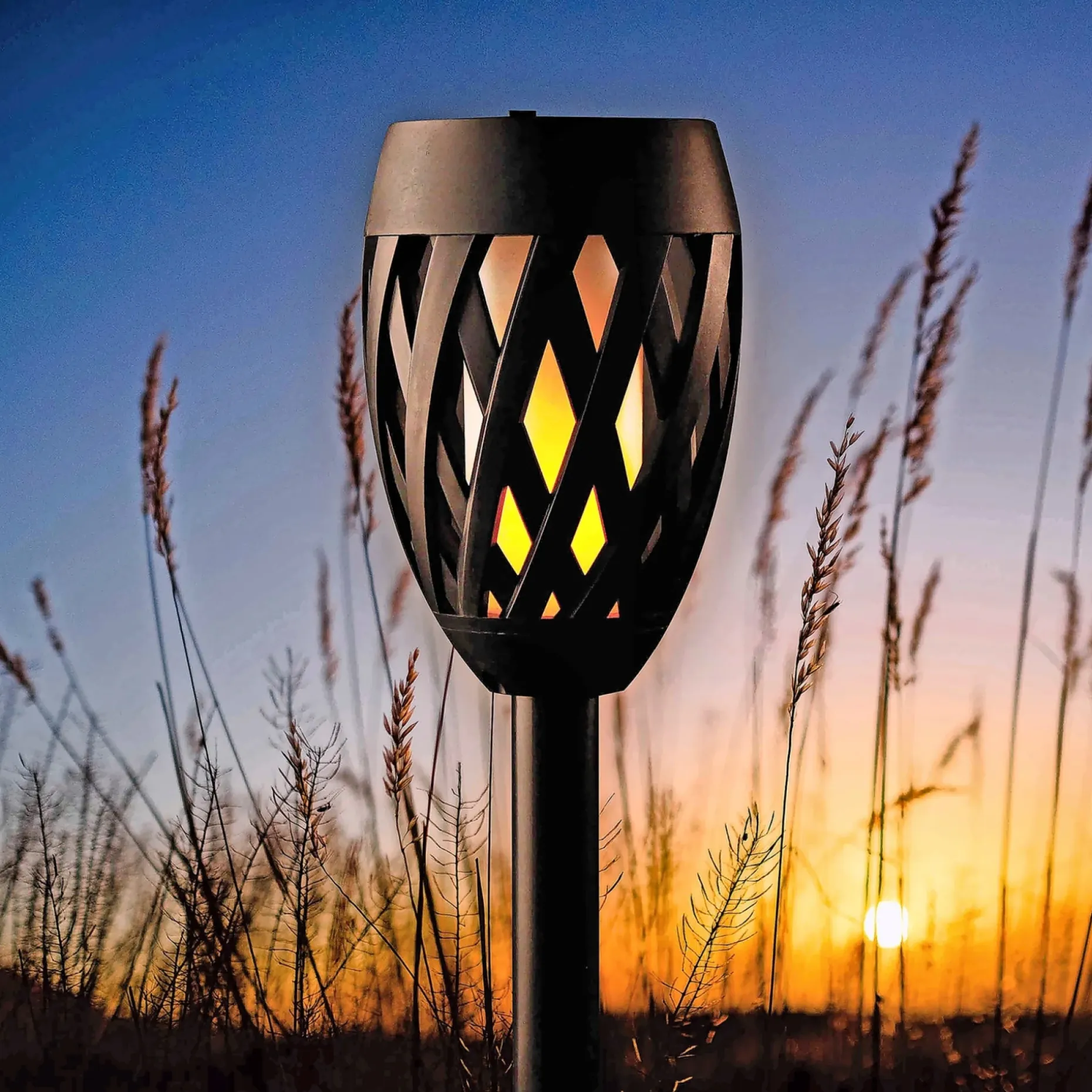 DET GAMLE APOTEK GLOWFIRE SOLCELLE FAKKEL SORT 58 CM