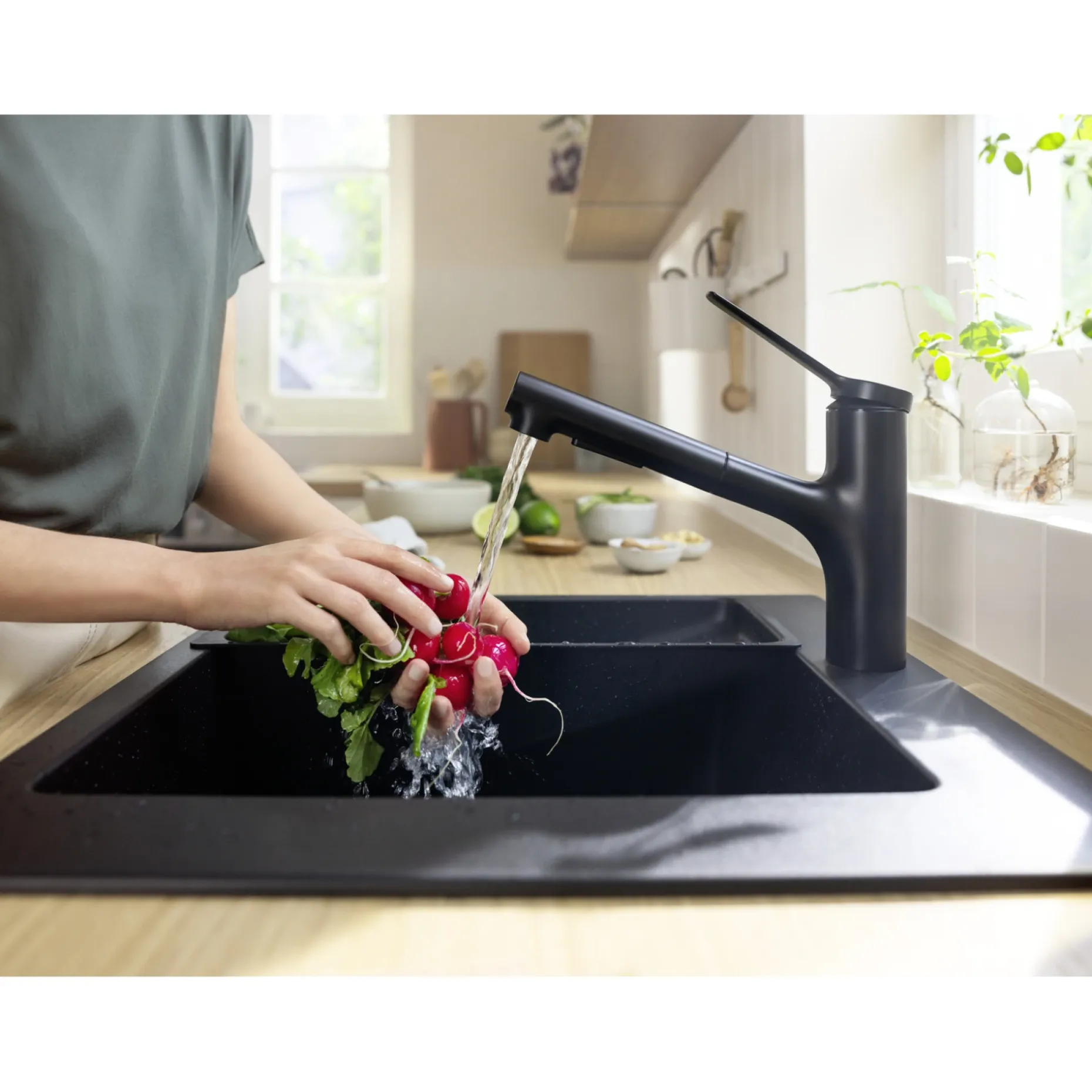 HANSGROHE ZESIS M33 150, 2-JET KØKKENARMATUR MAT SORT