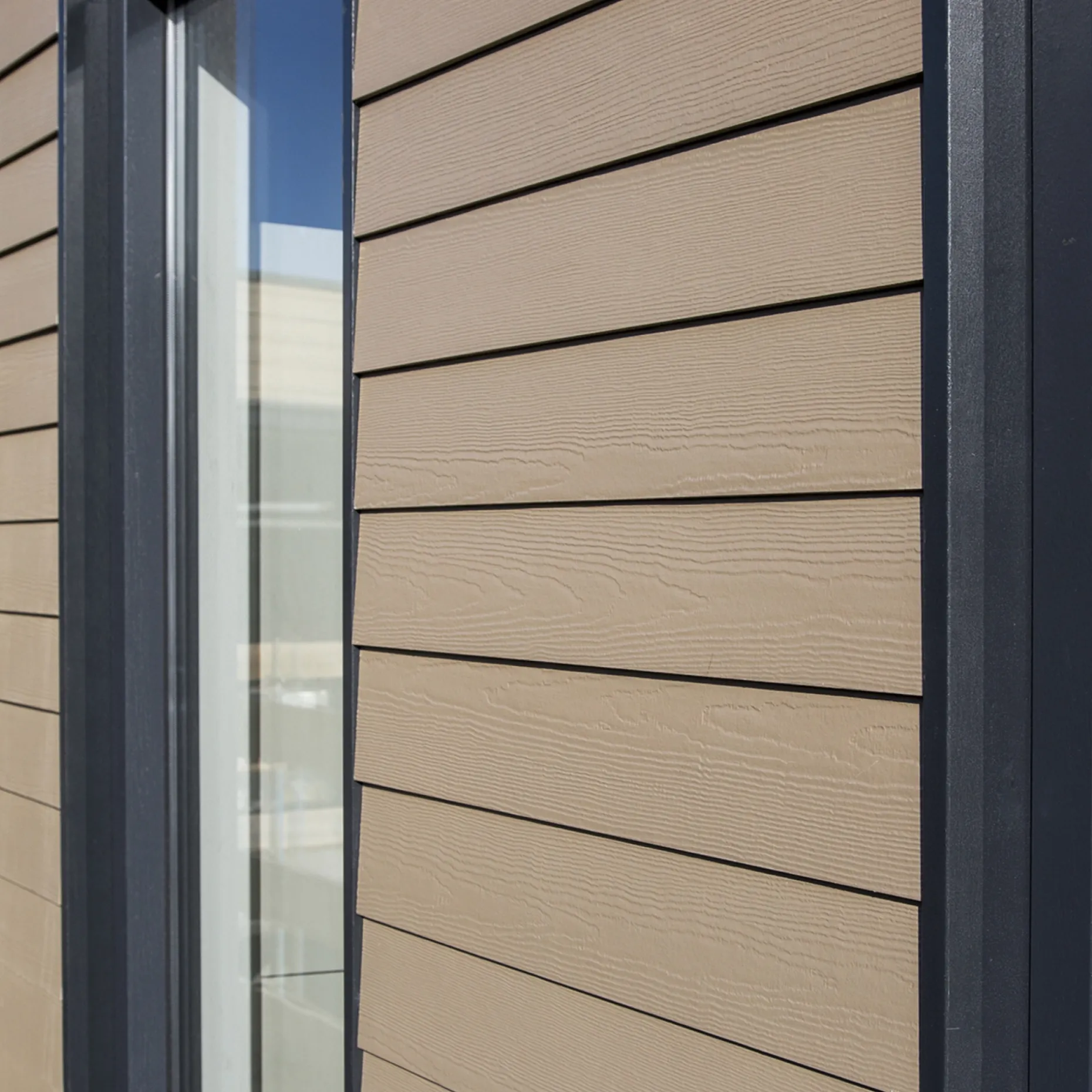 JAMES HARDIE TRÆSTRUKTUR HARDIEPLANK 8 X 180 X 3600 MM LYS BRUN