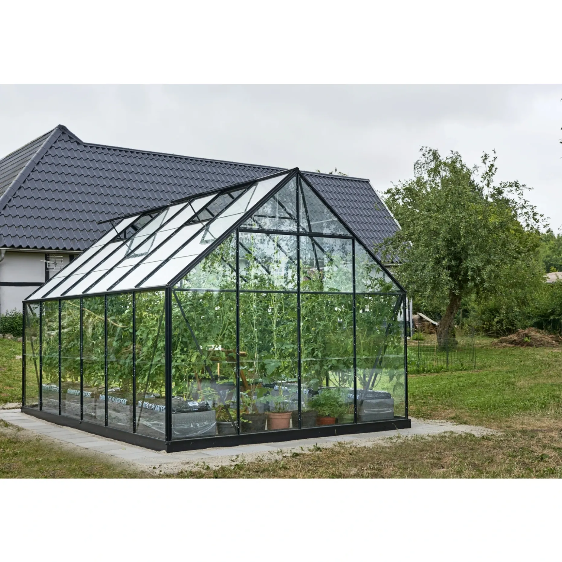 OUTRIUM DRIVHUS INKL. SOKKEL 3 MM DELT GLAS SORT 9,9 M2