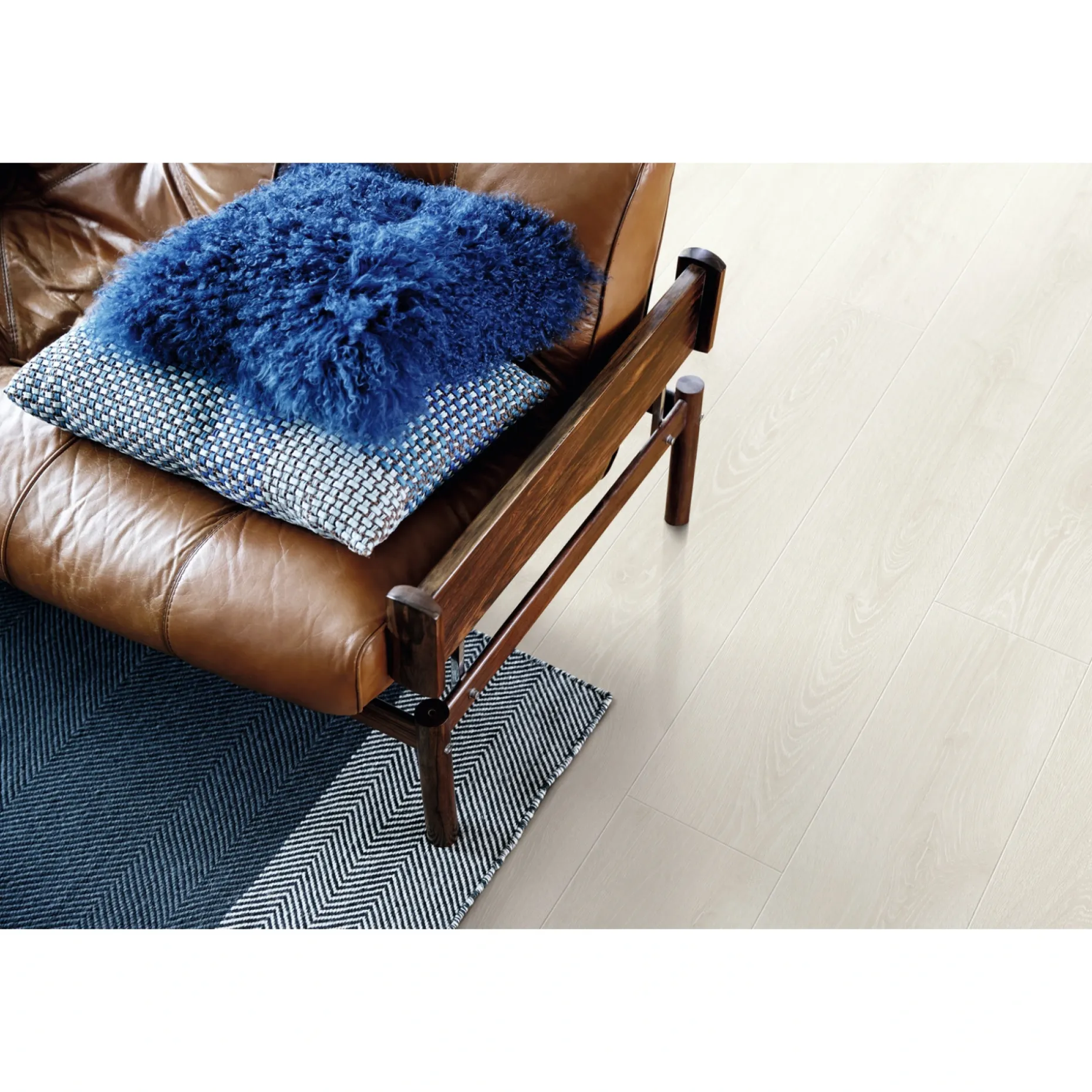 PERGO VISBY LAMINATGULV FROST WHITE OAK