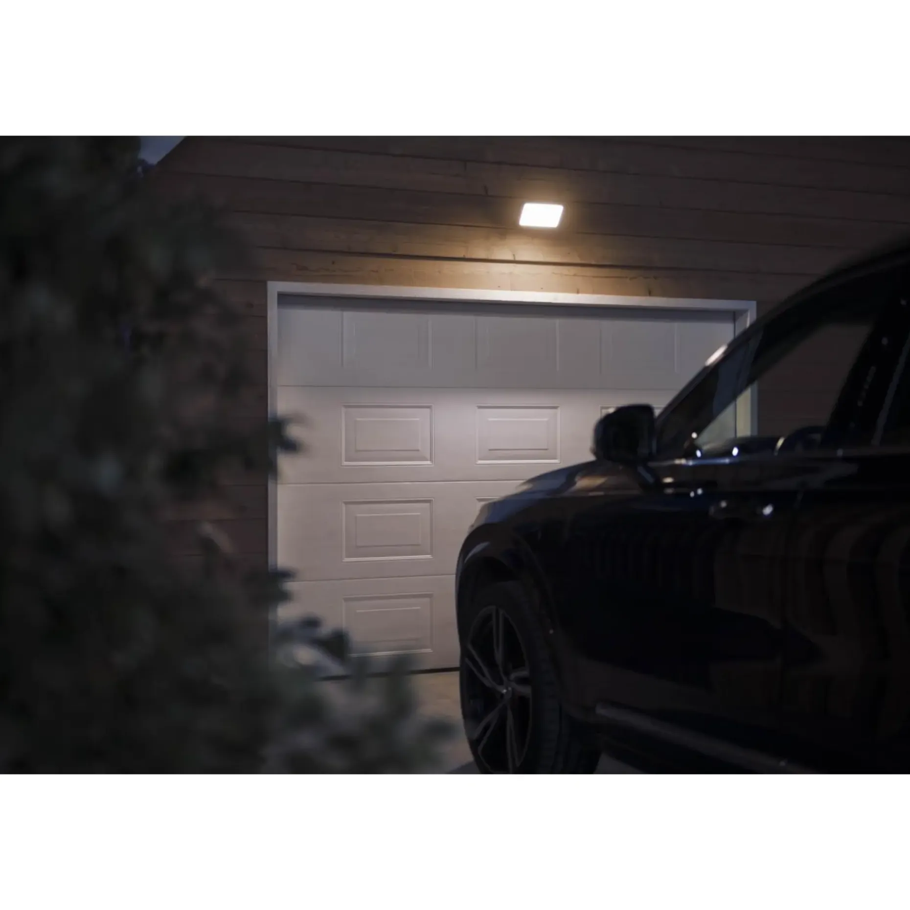 PHILIPS HUE W WELCOME UDENDØRS VÆGLAMPE 15W SORT