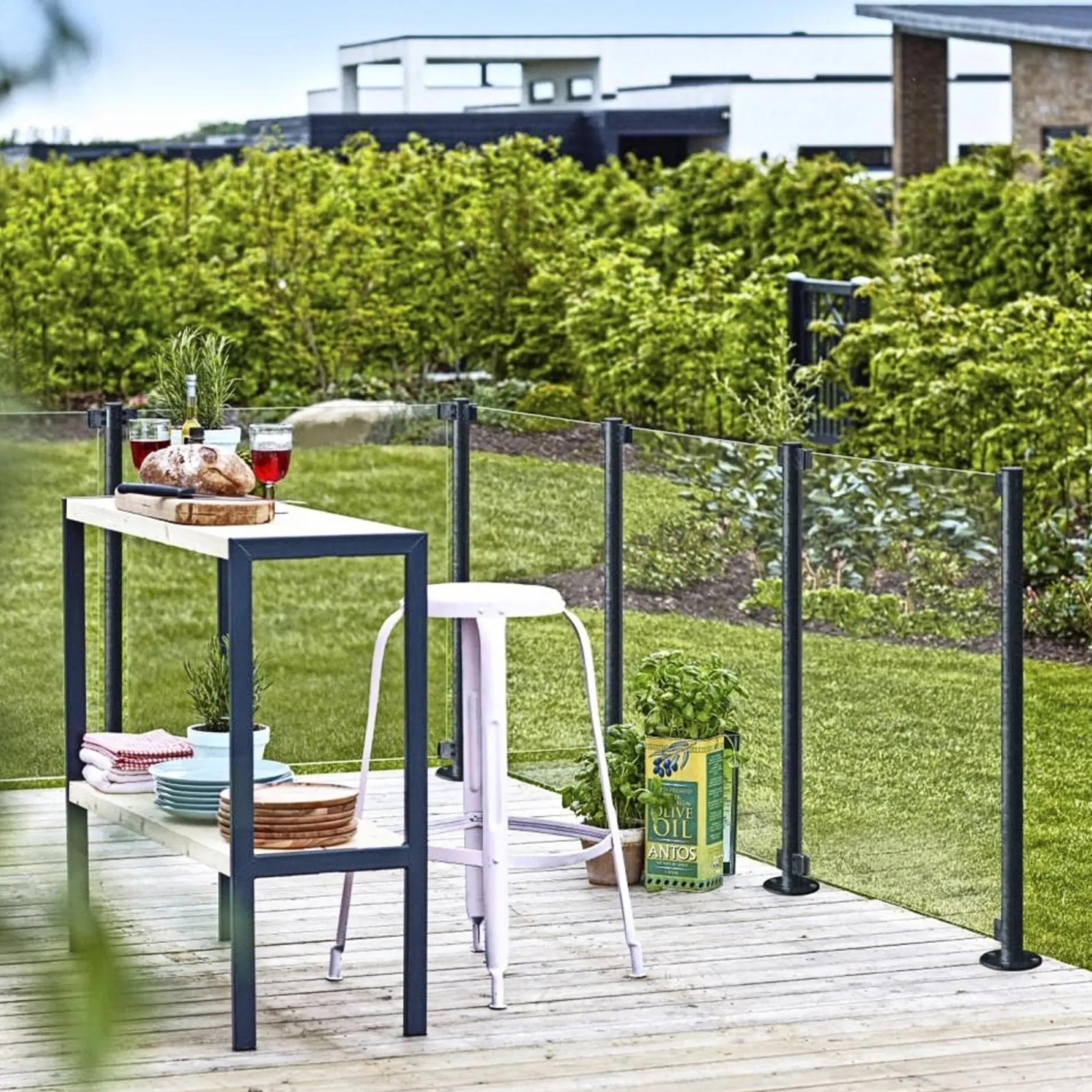 PLUS STÅLSTOLPE VARMGALVANISERET OG PULVERLAKERET GRÅSORT 4.24 X 4.24 X 96 CM
