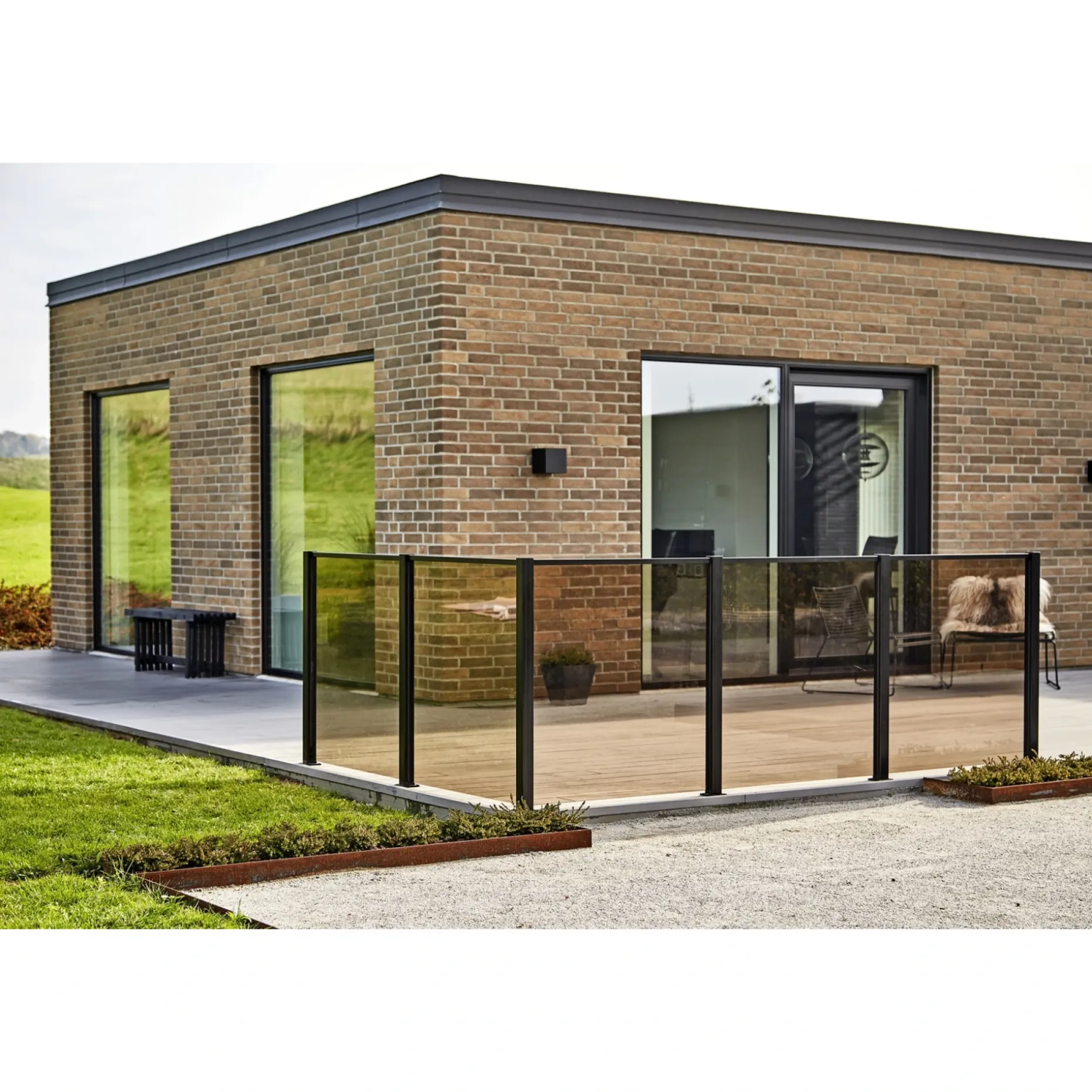 SKAGEN SYSTEMHEGN HEGNSMODUL RØGFARVET GLAS 86.80 X 92 X 0.60 X 0.60 CM