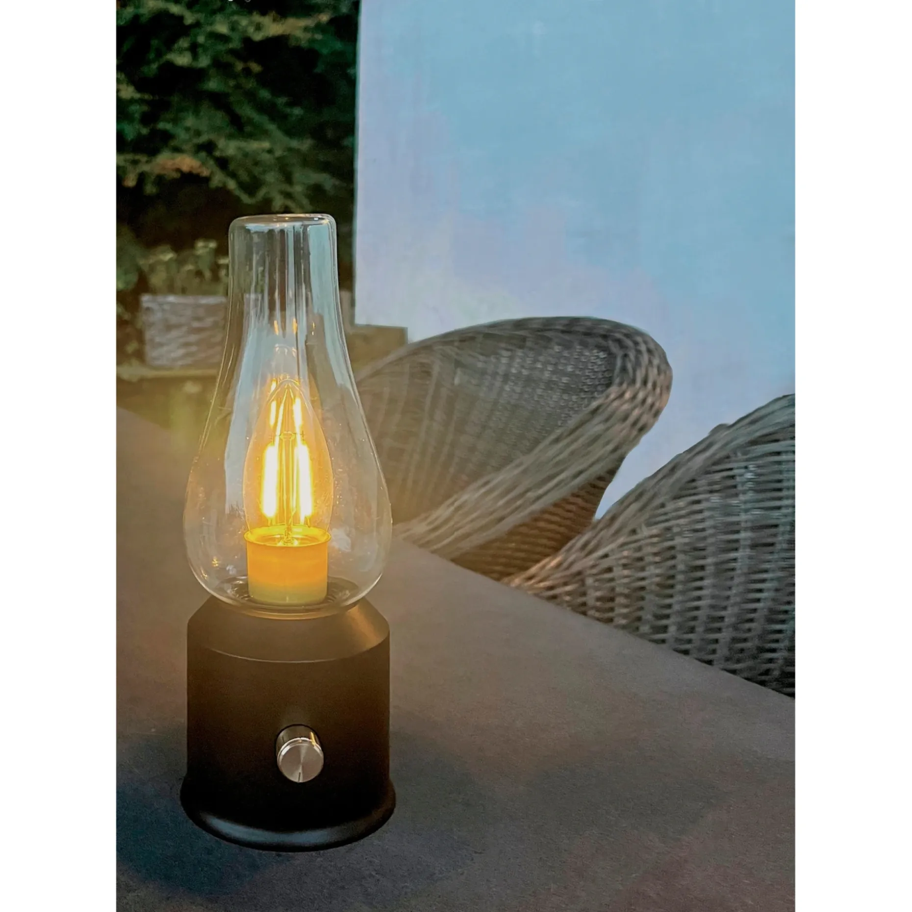 VELI LINE RETRO GENOPLADELIG BORDLAMPE SORT