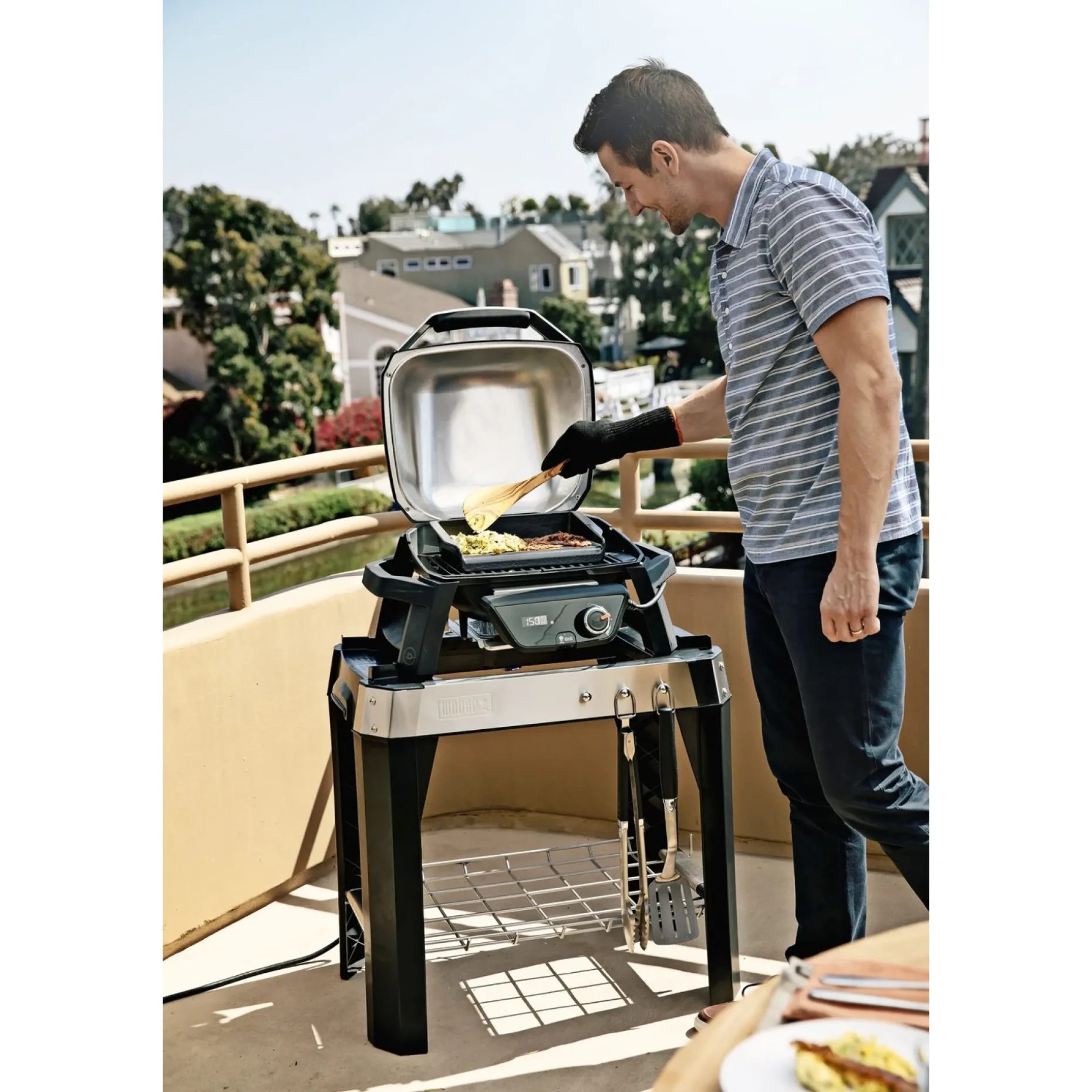 WEBER PULSE 2000 - MED STATIV ELGRILL SORT